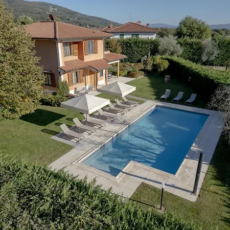 In Tuscany With Pool *
