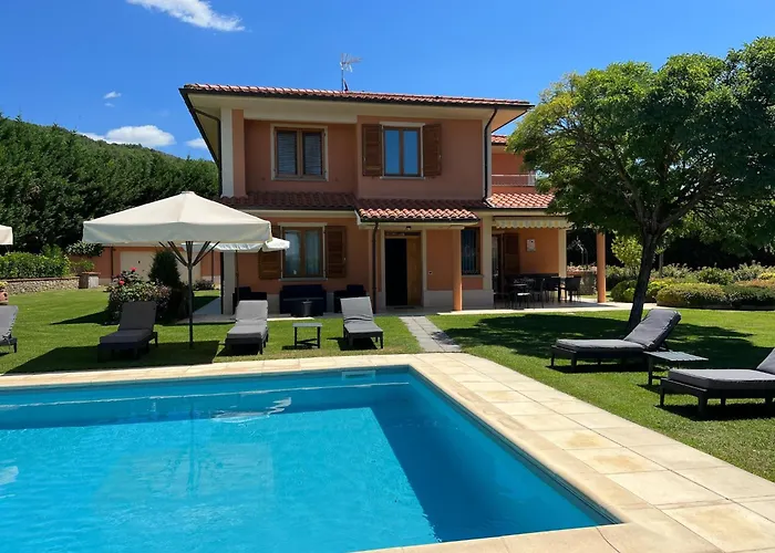 In Tuscany With Pool * ローロ・チュッフェンナ