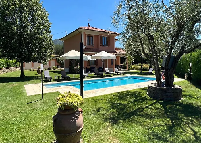 In Tuscany With Pool *