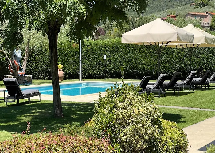 In Tuscany With Pool ローロ・チュッフェンナ