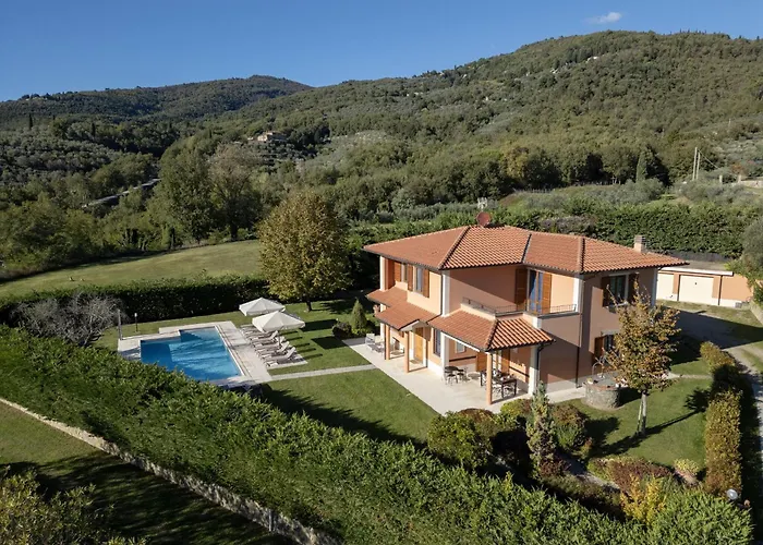 In Tuscany With Pool *