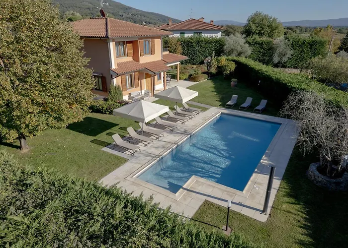 In Tuscany With Pool *
