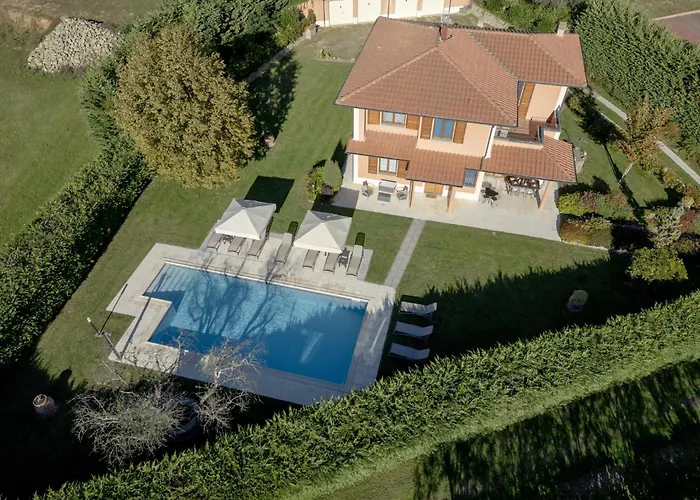 In Tuscany With Pool *